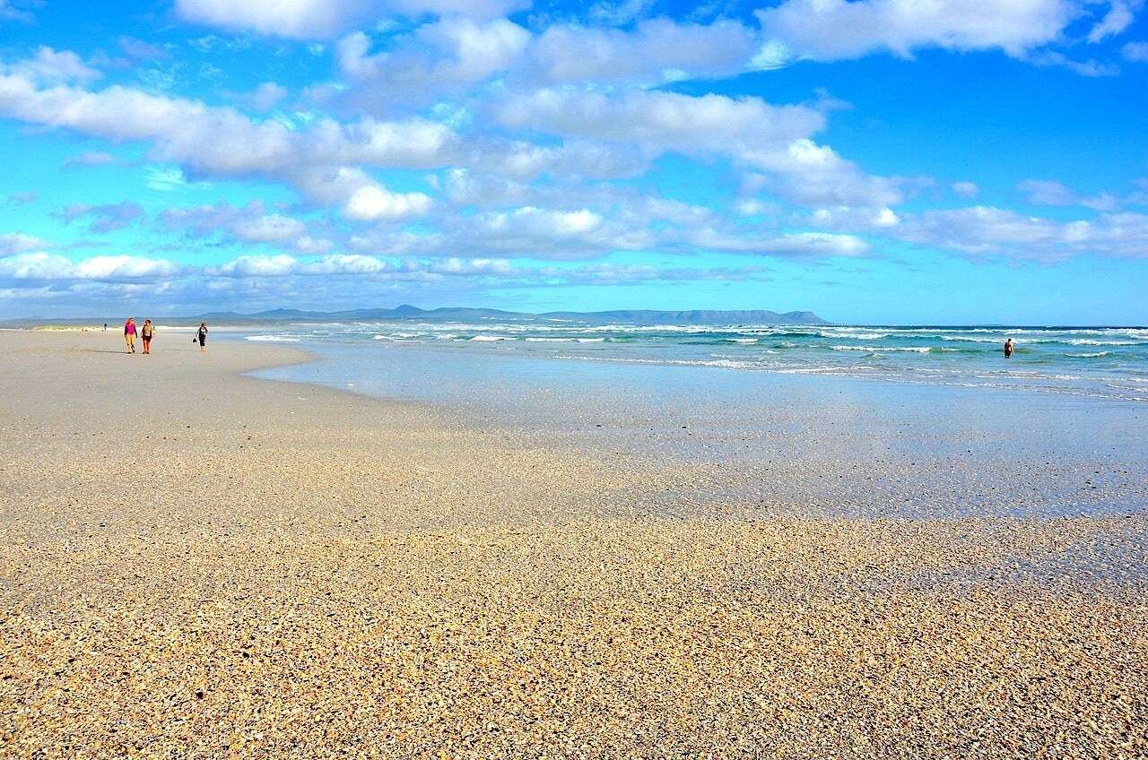 The long white sand of Grotto Beach
